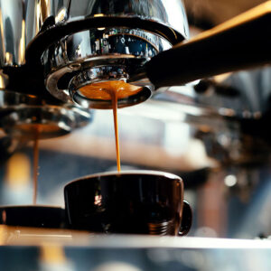 コーヒーメーカーとエスプレッソマシンの違いは？